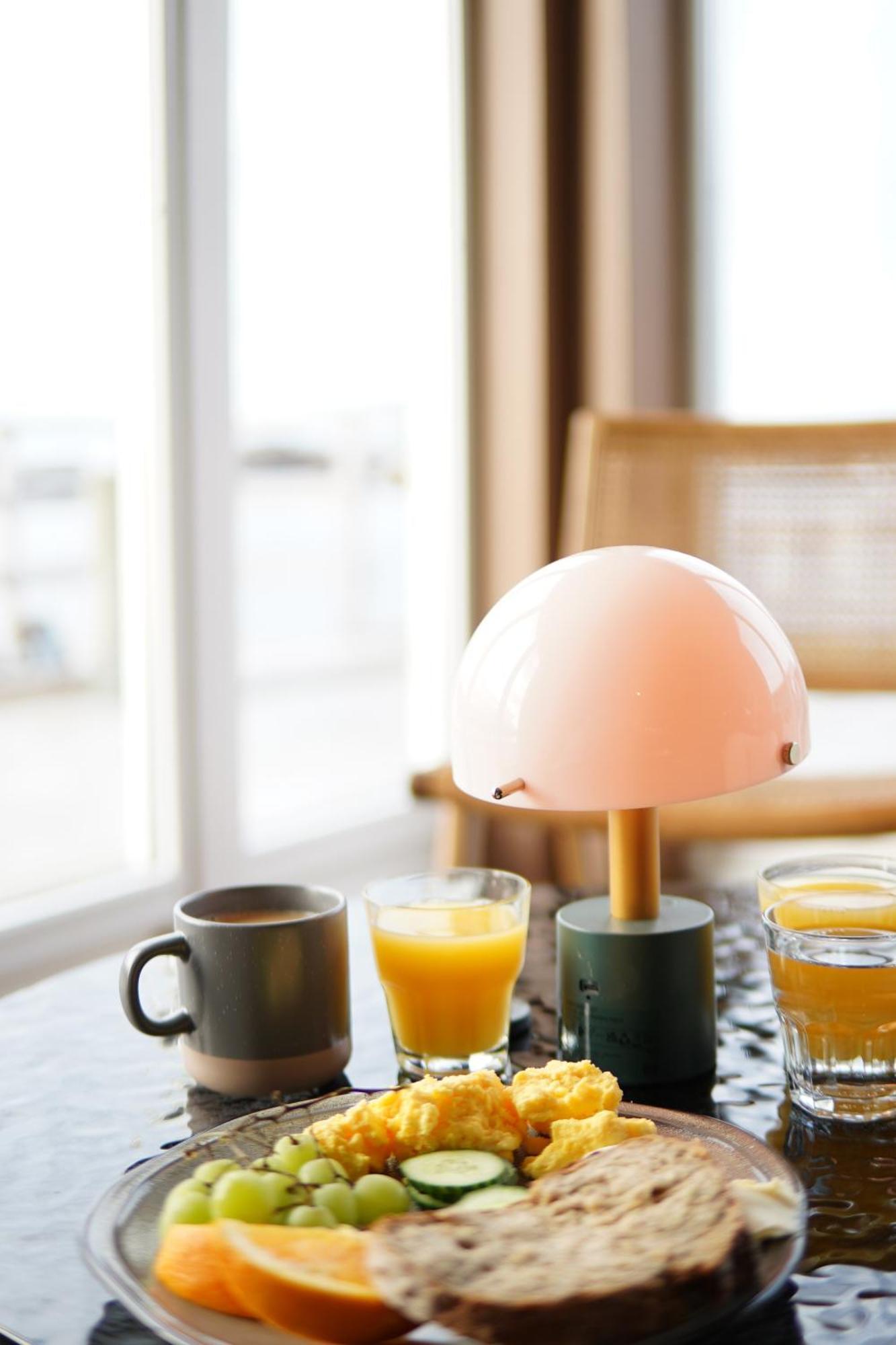 Skata Boutique Hotel Henningsvær Buitenkant foto