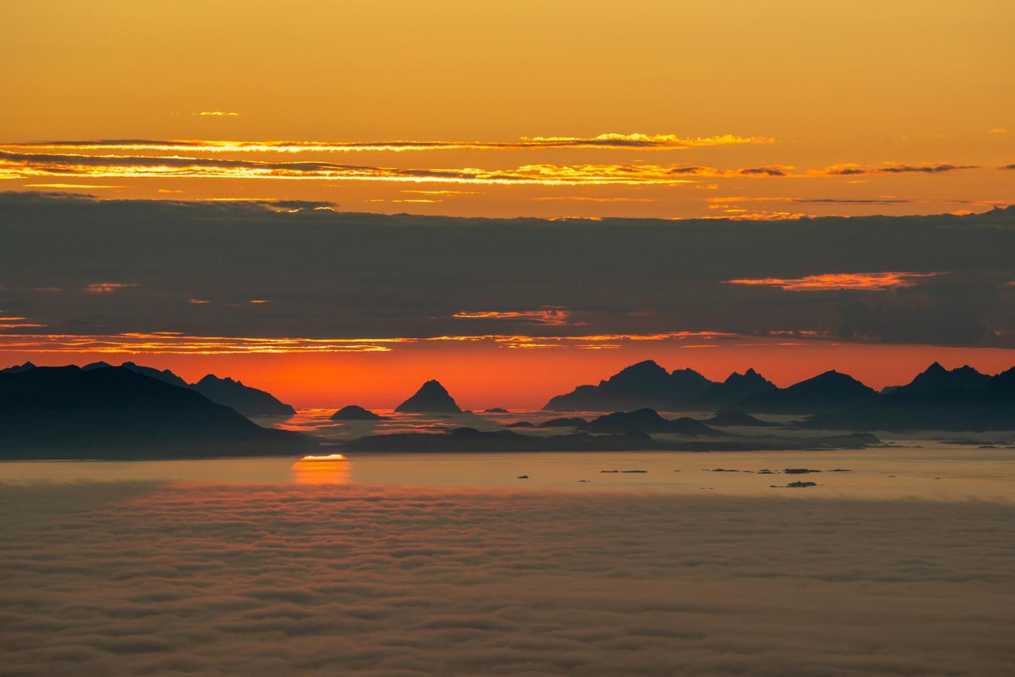 Skata Boutique Hotel Henningsvær Buitenkant foto