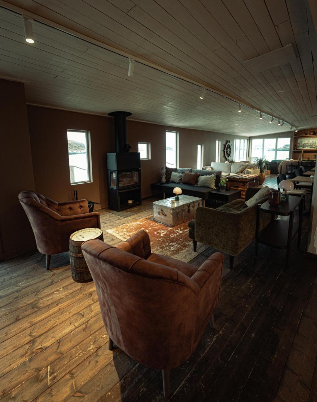 Skata Boutique Hotel Henningsvær Buitenkant foto