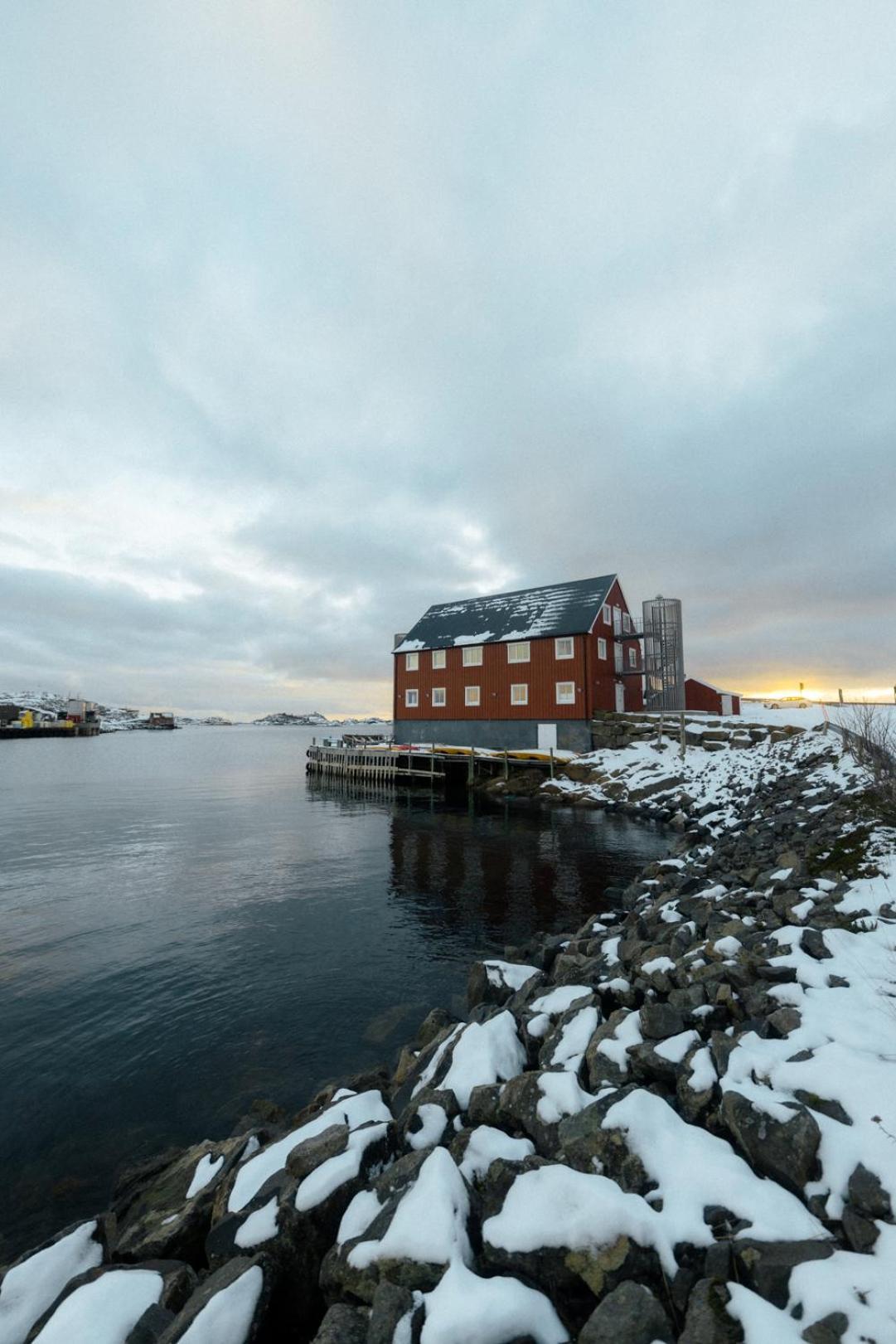 Skata Boutique Hotel Henningsvær Buitenkant foto