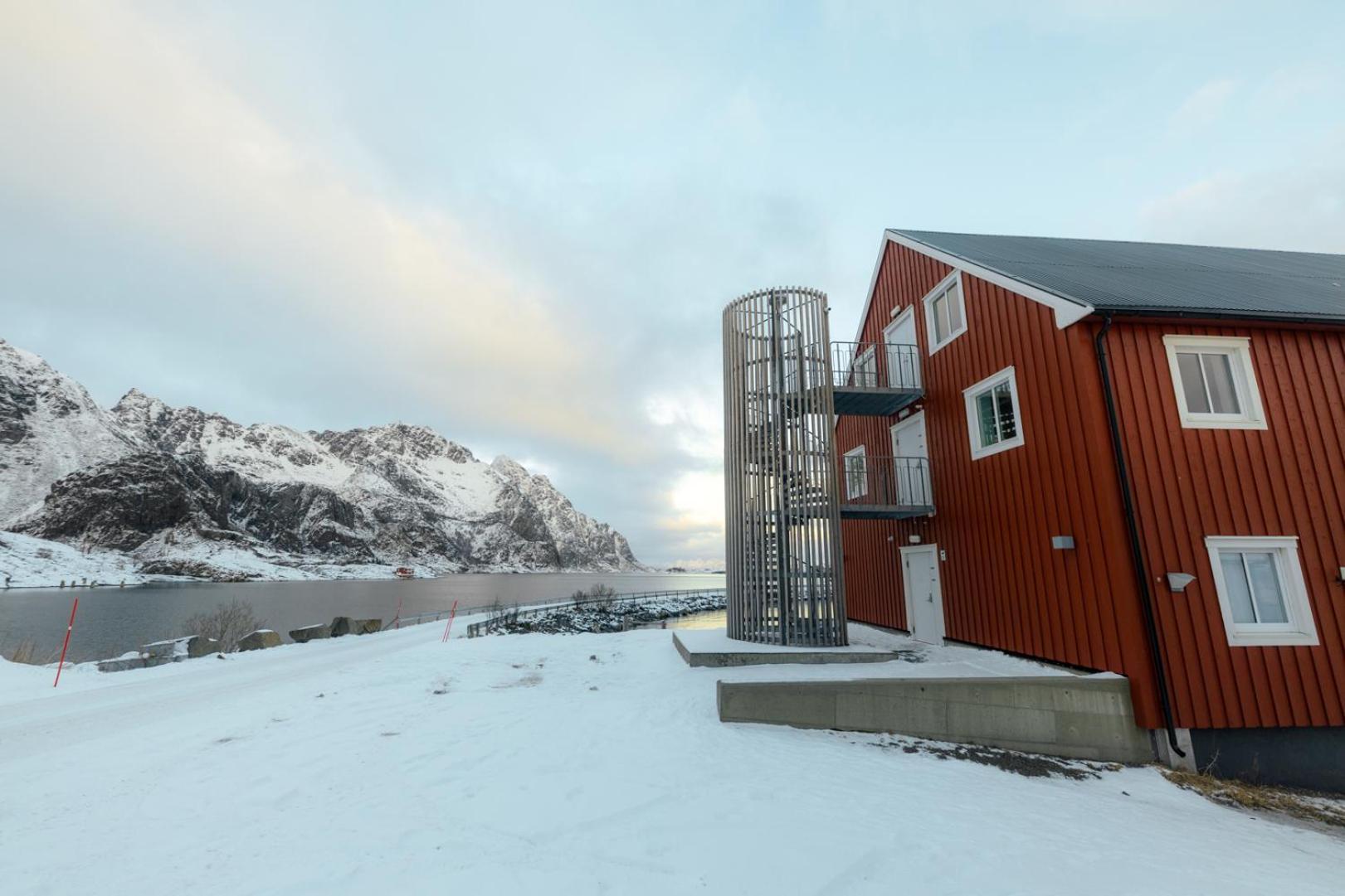 Skata Boutique Hotel Henningsvær Buitenkant foto
