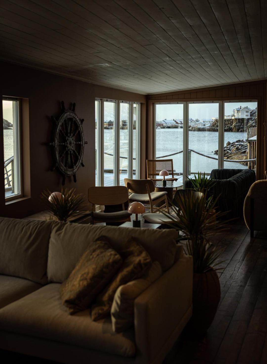 Skata Boutique Hotel Henningsvær Buitenkant foto