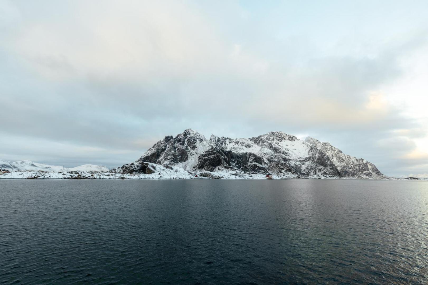 Skata Boutique Hotel Henningsvær Buitenkant foto